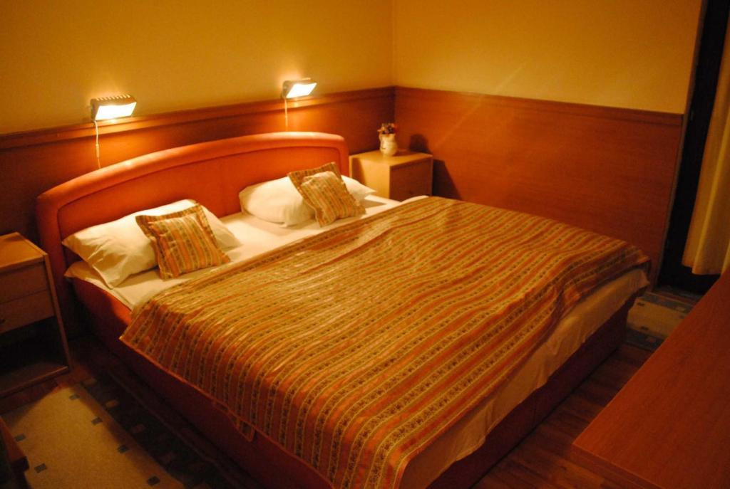 Motel Kiwi Grude Room photo